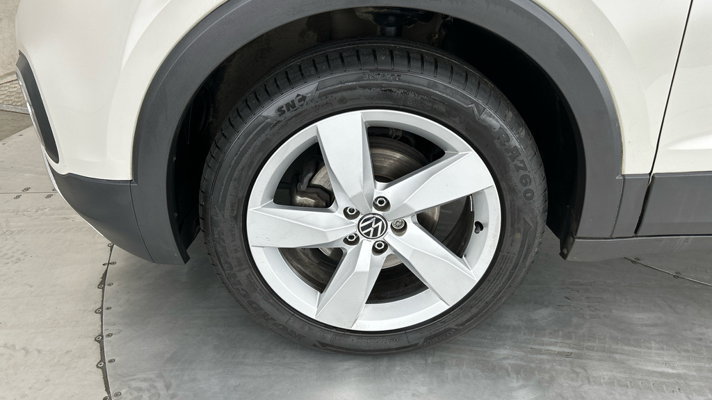 Volkswagen T-Cross 1.0 Tsi 95Ps Active Hatchback Silver #24