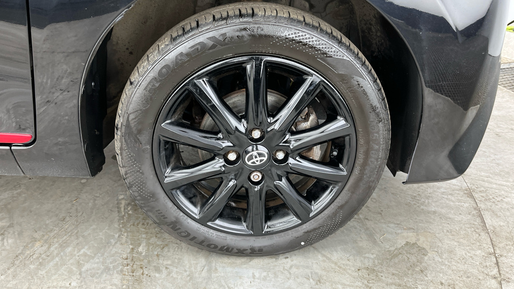 Toyota Aygo X X-plore Grey #28