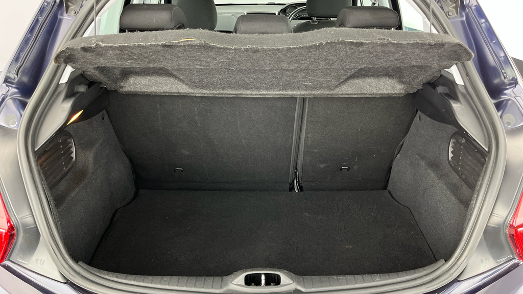 Peugeot 208 Black Edition White #20