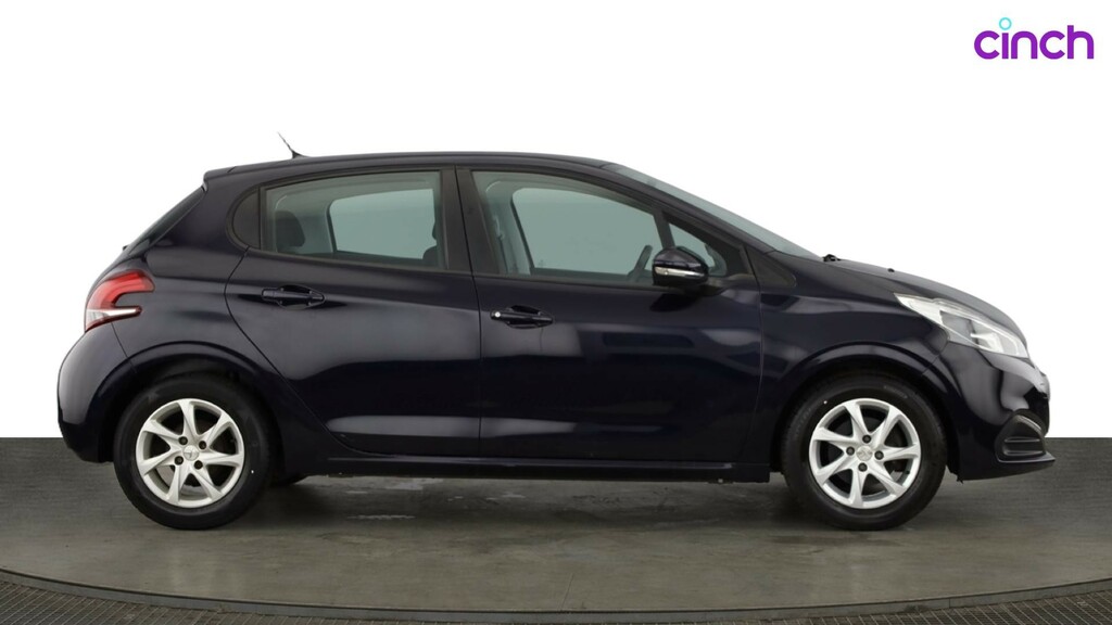 Peugeot 208 Black Edition White #2