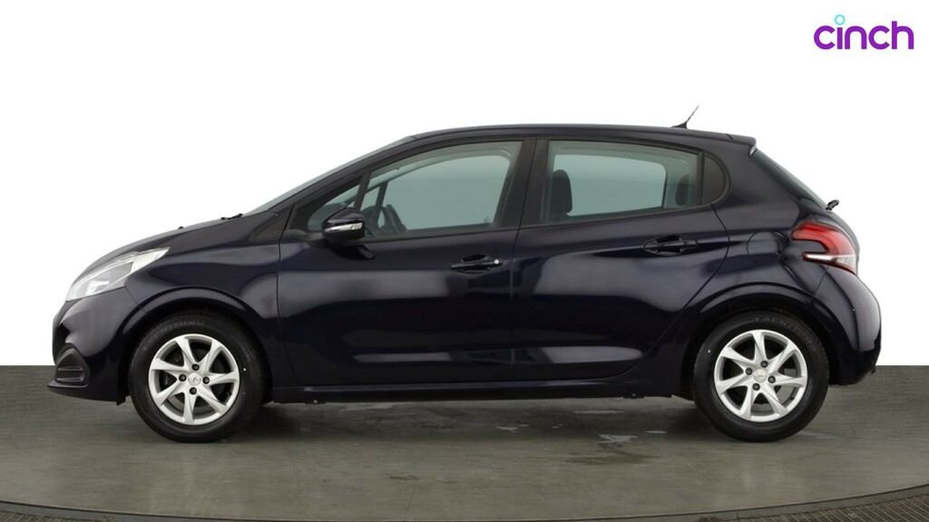 Peugeot 208 Black Edition White #6