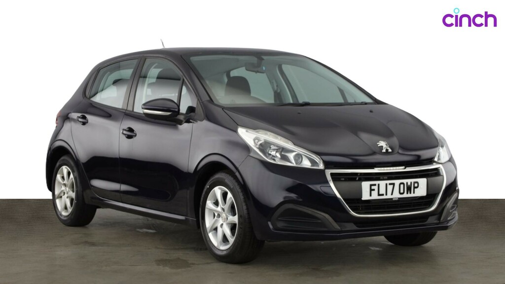 Peugeot 208 Black Edition White #1