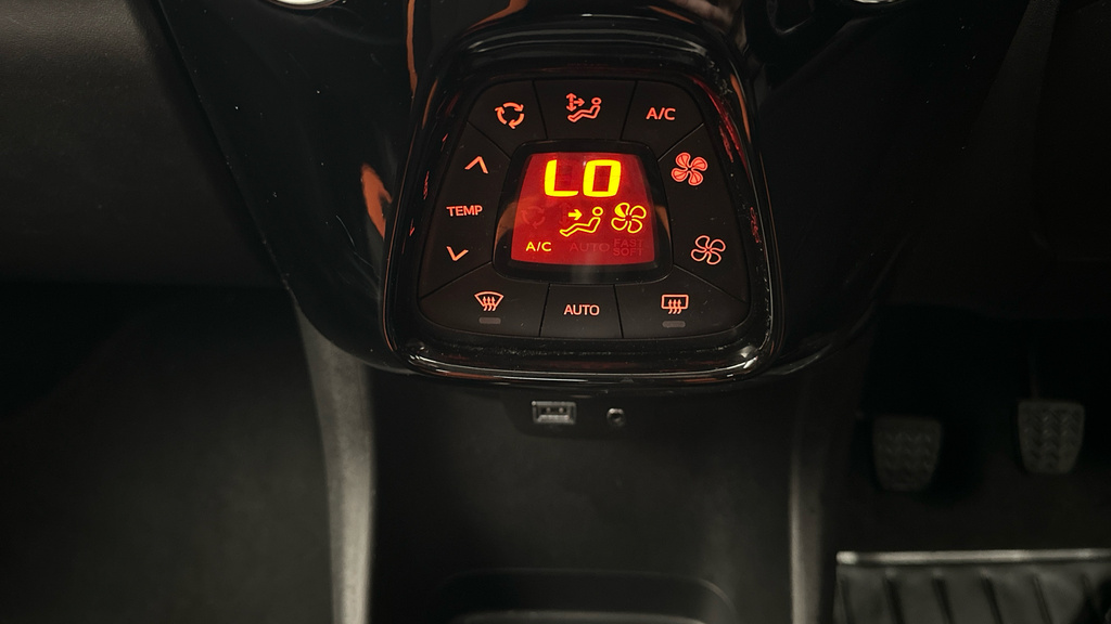 Toyota Aygo X X-play Black #13