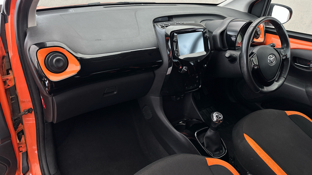 Toyota Aygo X X-play Black #10