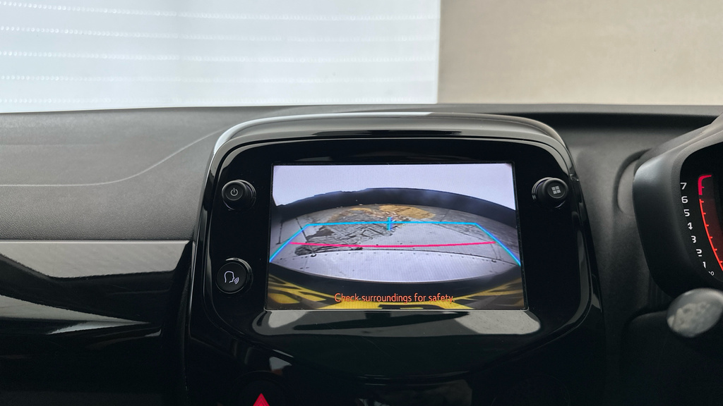 Toyota Aygo X X-play Black #11