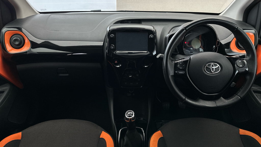 Toyota Aygo X X-play Black #12