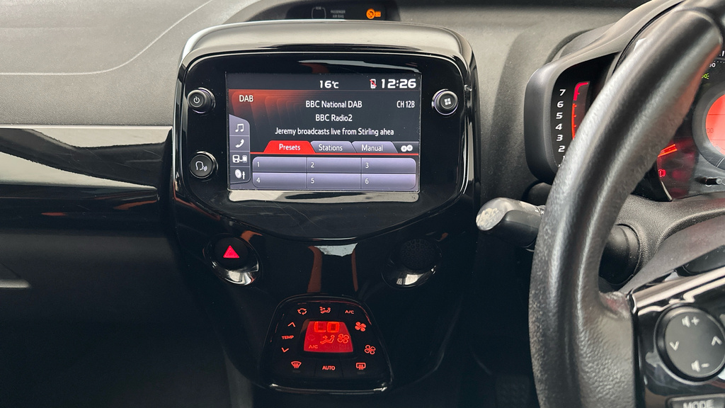 Toyota Aygo X X-play Black #15