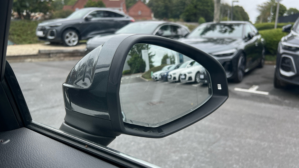 Audi A4 Avant 35 Tfsi Black Edition S Tronic Blue #36