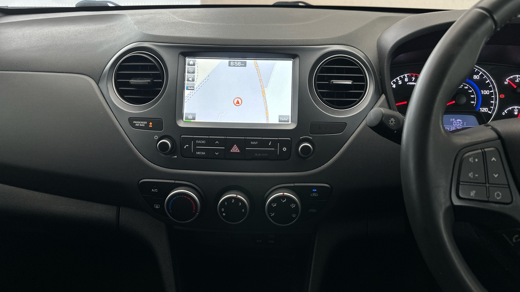 Hyundai I10 1.0 Se White #13