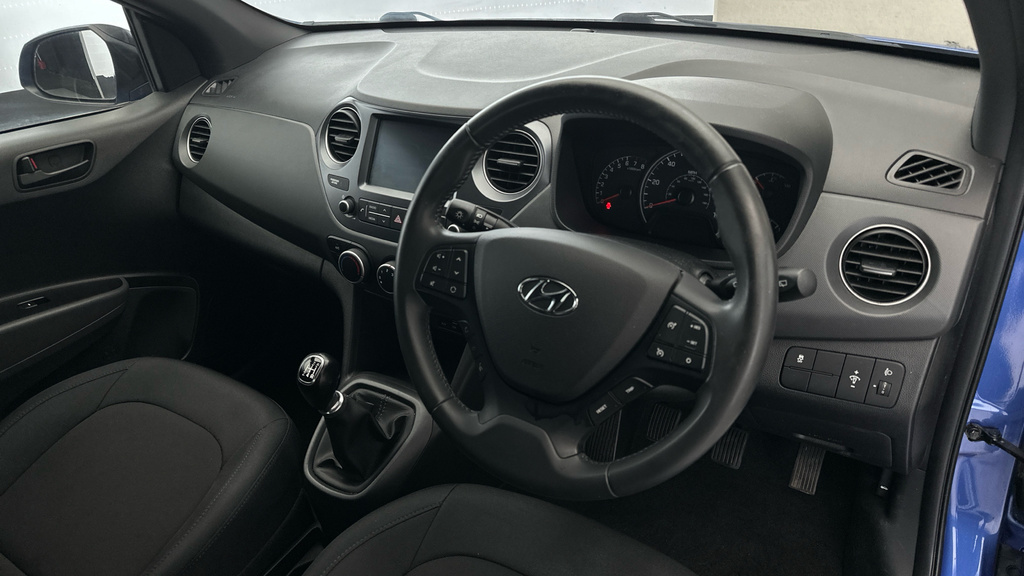 Hyundai I10 1.0 Se White #9