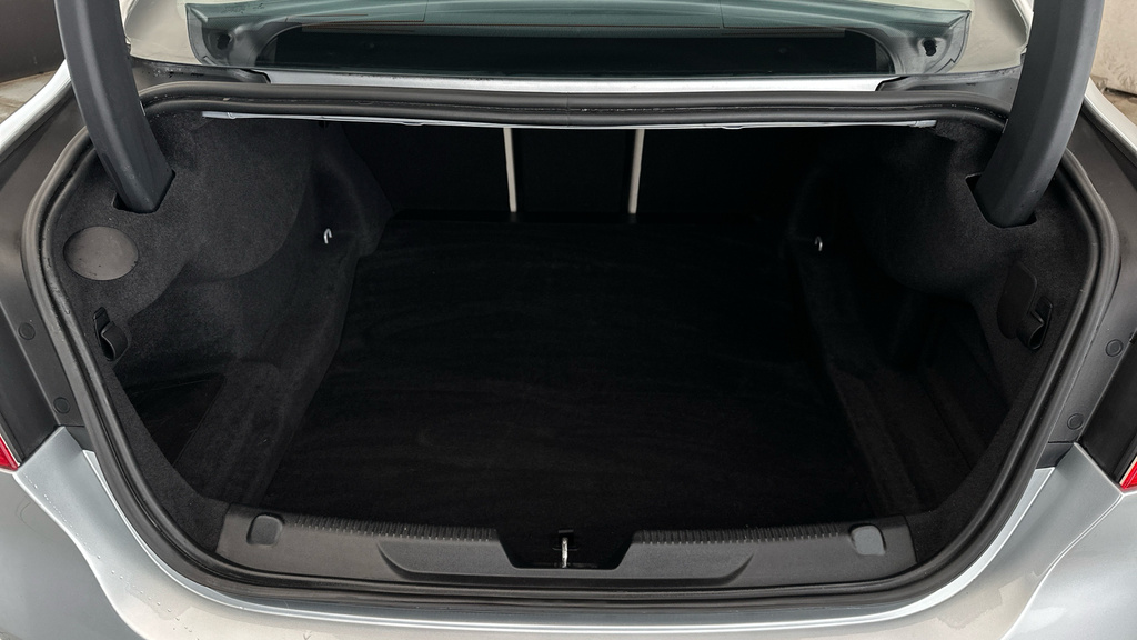 Jaguar XE 2.0D 180 R-sport Black #20