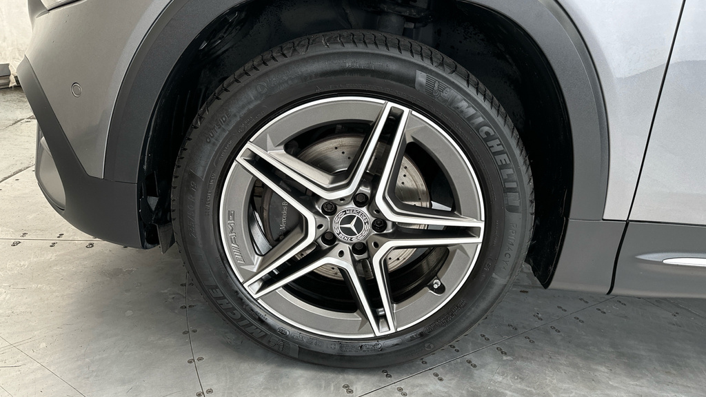 Mercedes-Benz GLB Class Glb 220 Amg Line Premium D 4Matic White #28
