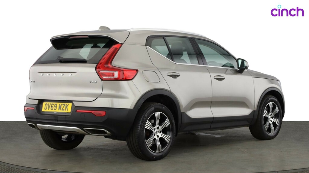 Volvo XC40 T3 Momentum Pro Front Parking Sensors Black #3