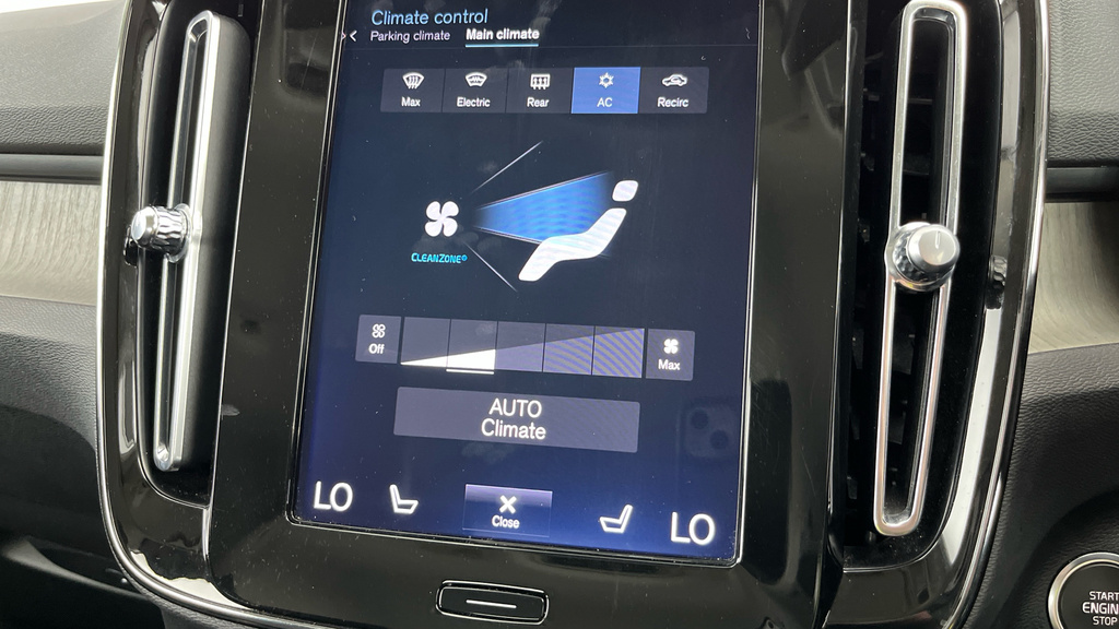Volvo XC40 T3 Momentum Pro Front Parking Sensors Black #18