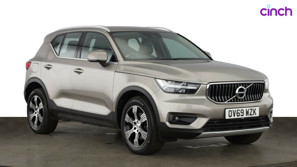 Volvo XC40 T3 Momentum Pro Front Parking Sensors Black #1