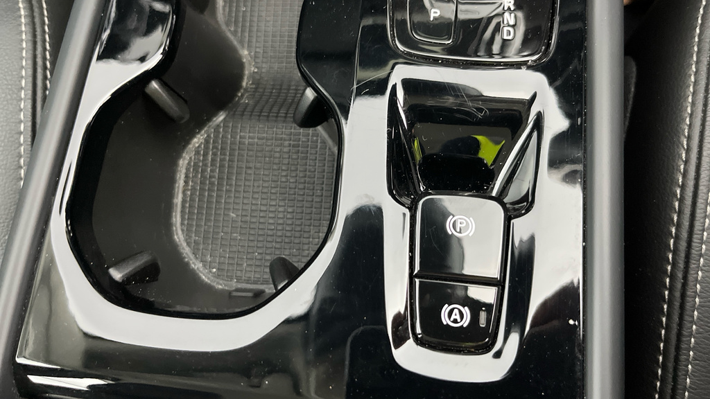 Volvo XC40 T3 Momentum Pro Front Parking Sensors Black #15