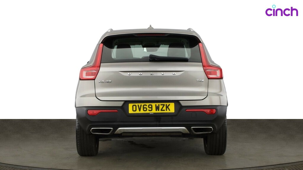 Volvo XC40 T3 Momentum Pro Front Parking Sensors Black #4