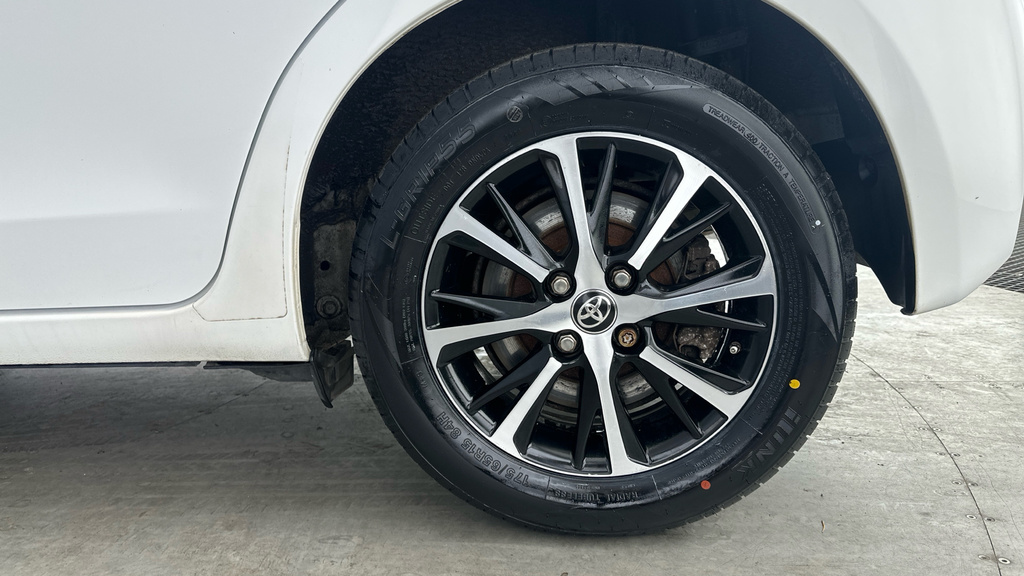 Toyota Yaris Brown #27