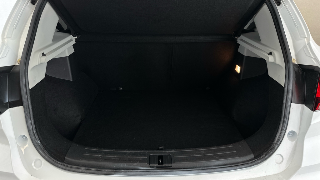 MG ZS 51.1Kwh Trophy Suv 176 Ps White #19