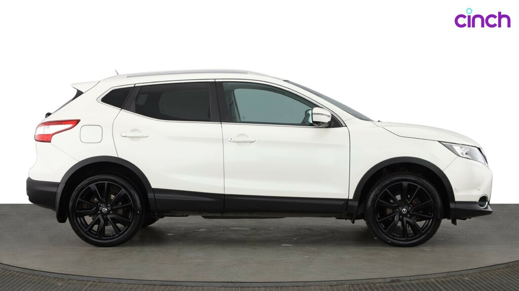 Nissan Qashqai Hatchback Black #2