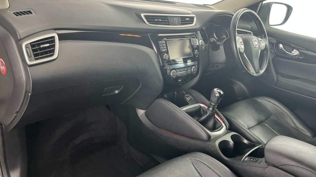 Nissan Qashqai Hatchback Black #10