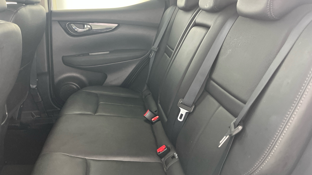 Nissan Qashqai Hatchback Black #24