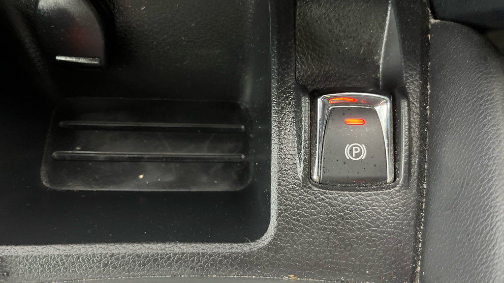 Nissan Qashqai Hatchback Black #21