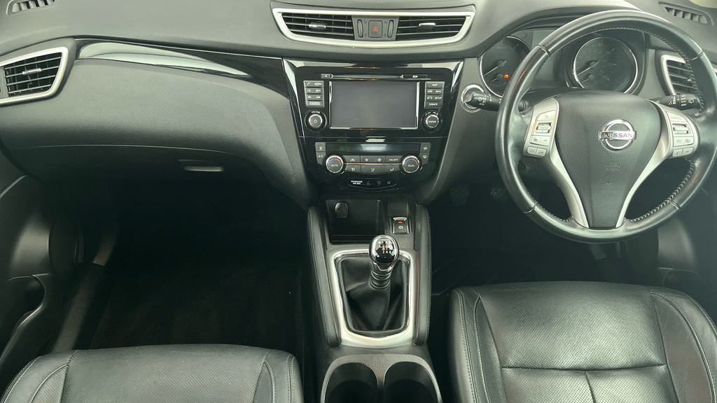 Nissan Qashqai Hatchback Black #13