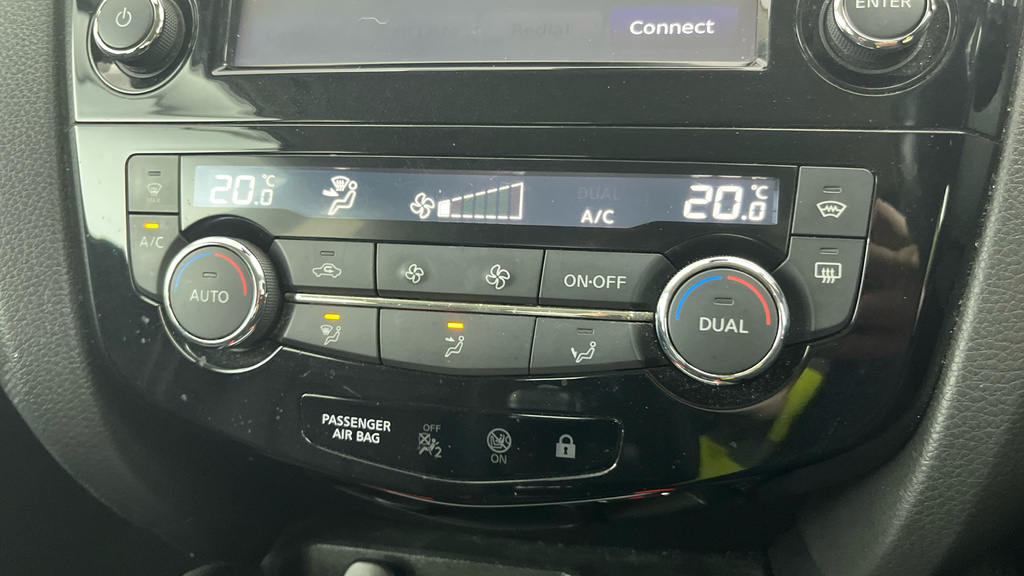 Nissan Qashqai Hatchback Black #20