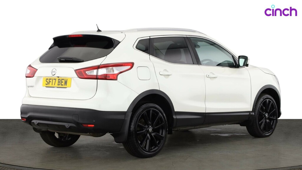 Nissan Qashqai Hatchback Black #3