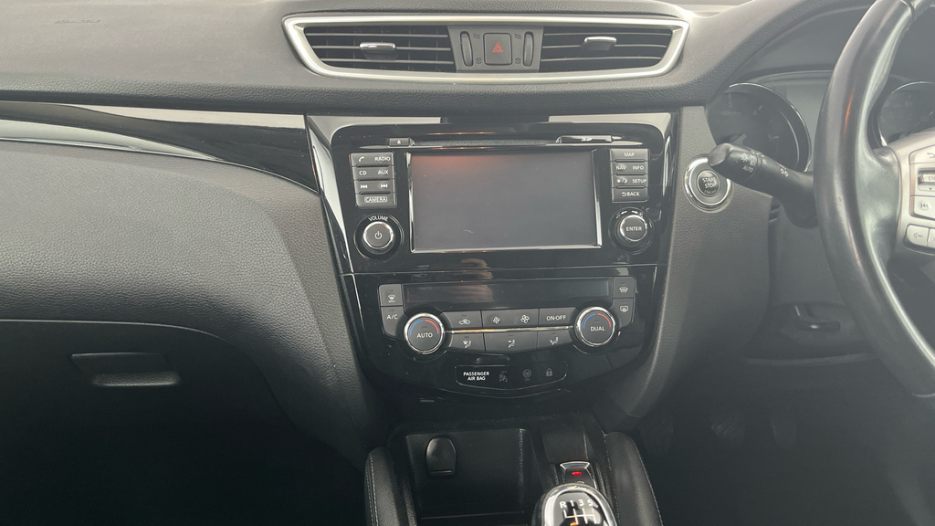 Nissan Qashqai Hatchback Black #22