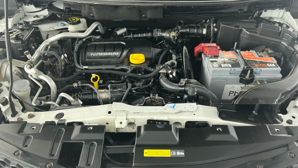Nissan Qashqai Hatchback Black #26