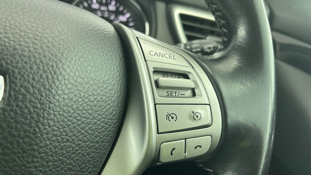 Nissan Qashqai Hatchback Black #16