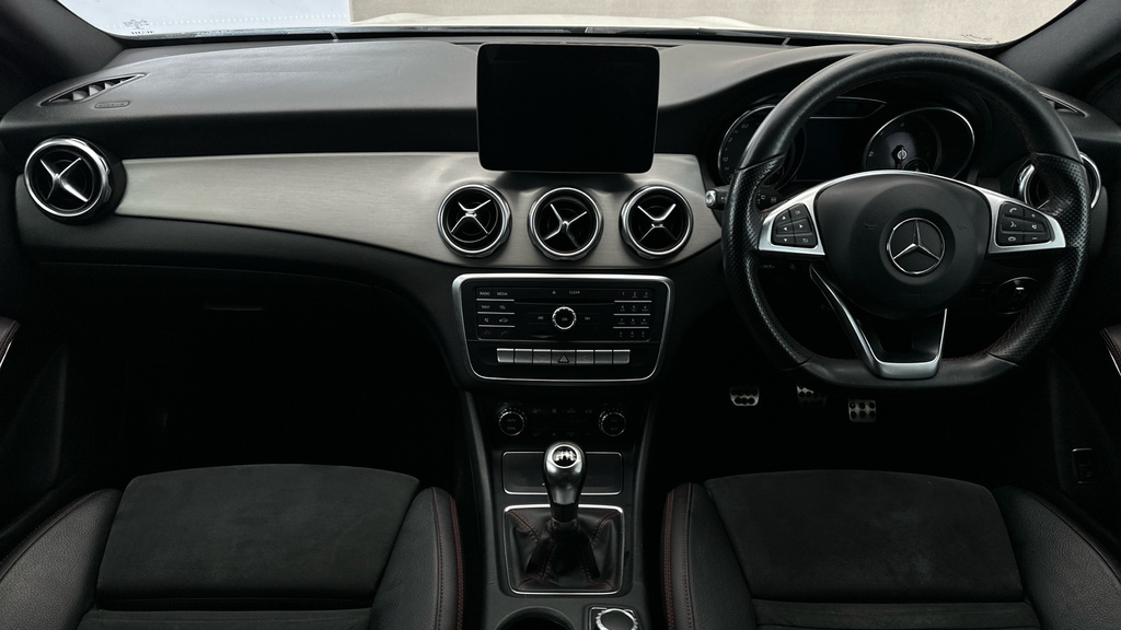 Mercedes-Benz GLA Class Gla 200D Sport Blue #13