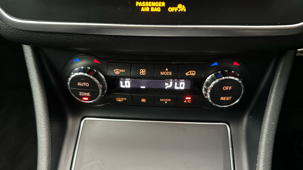 Mercedes-Benz GLA Class Gla 200D Sport Blue #15