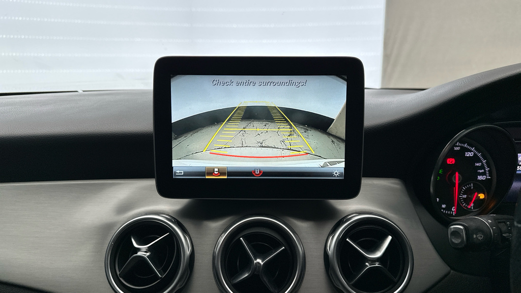 Mercedes-Benz GLA Class Gla 200D Sport Blue #16