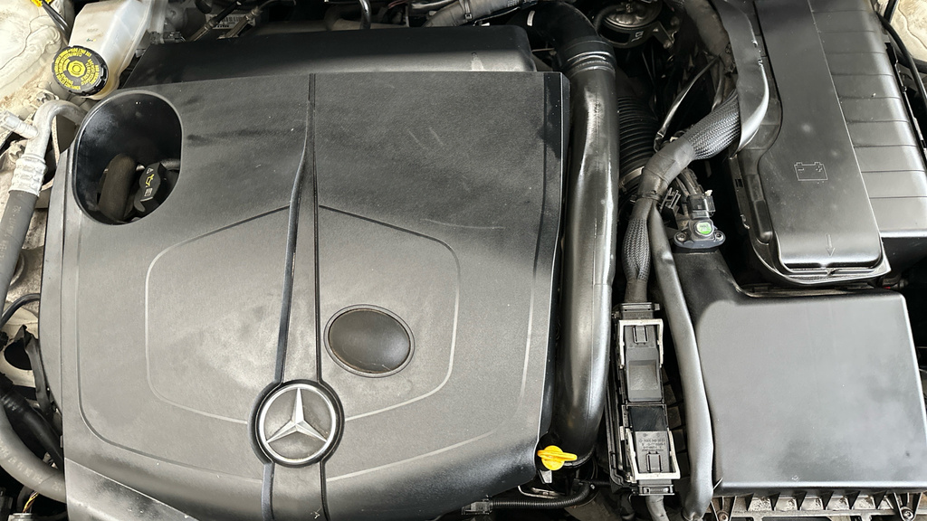 Mercedes-Benz GLA Class Gla 200D Sport Blue #21