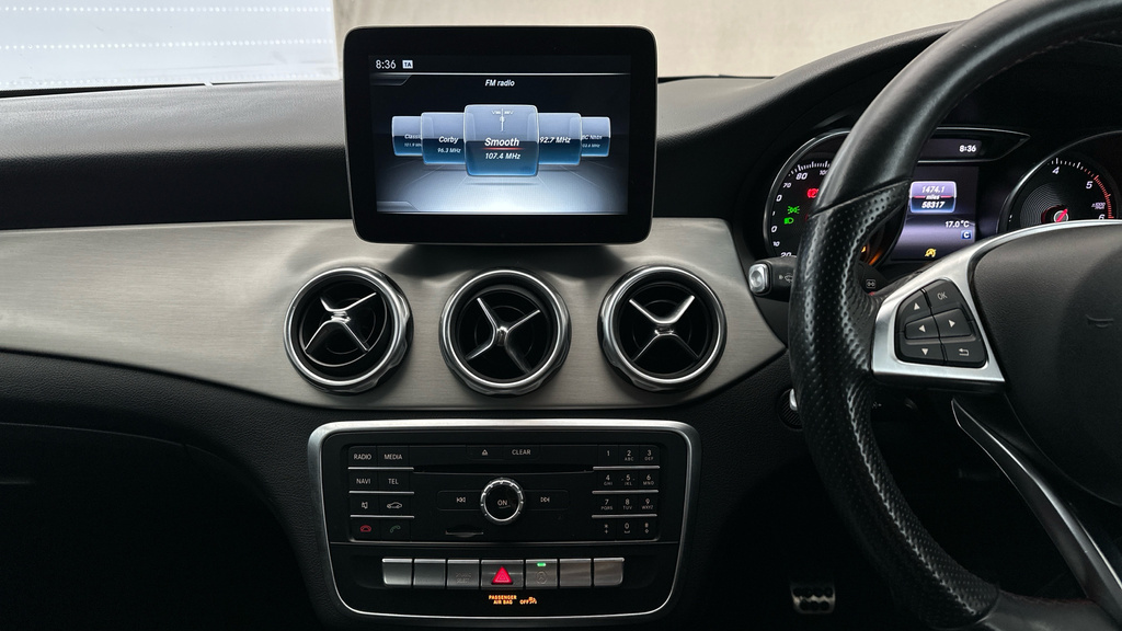 Mercedes-Benz GLA Class Gla 200D Sport Blue #17