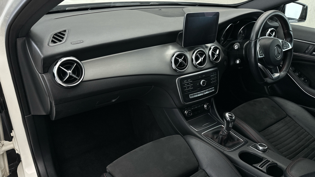 Mercedes-Benz GLA Class Gla 200D Sport Blue #12