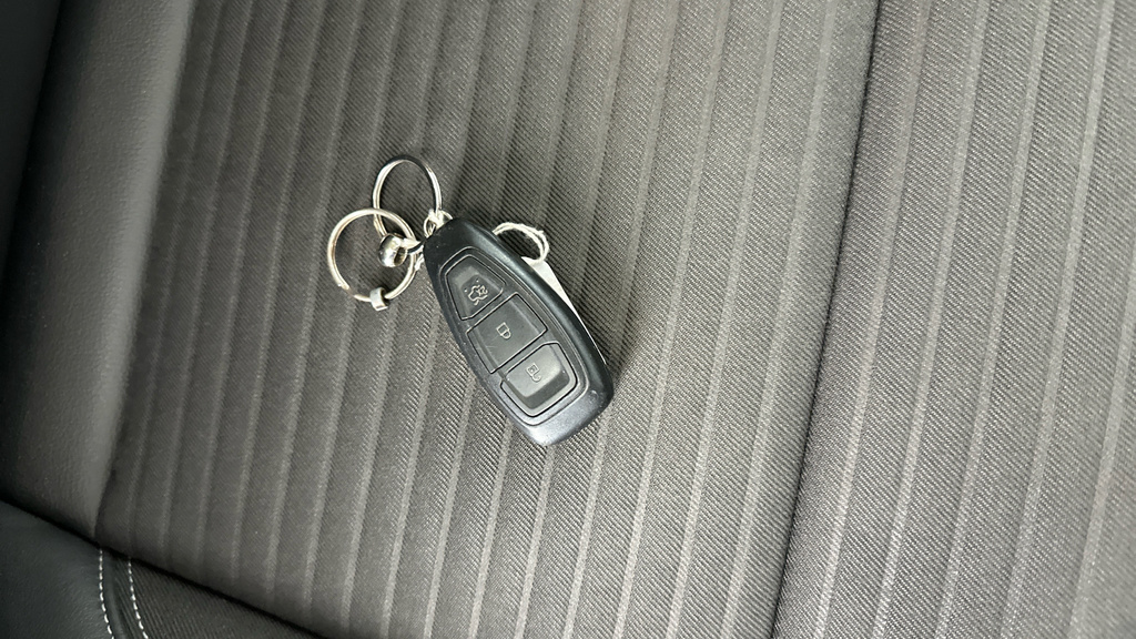 Ford Kuga 1.5 Tdci St-line 2Wd Grey #28