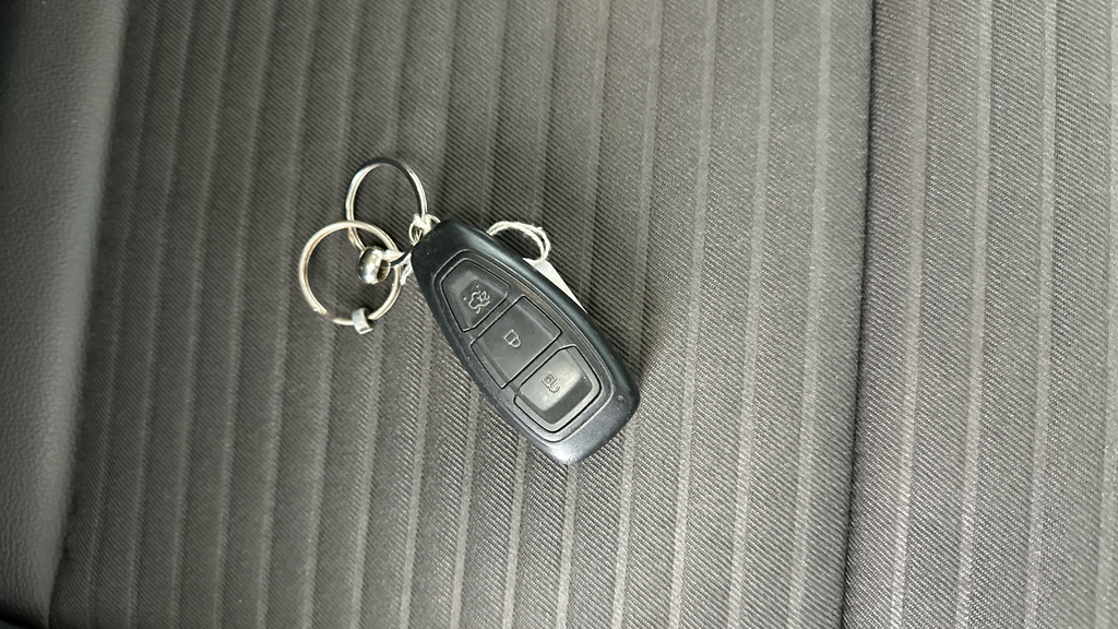Ford Kuga 1.5 Tdci St-line 2Wd Grey #29