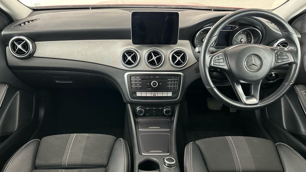 Mercedes-Benz GLA Class Gla 200 Sport Executive White #12