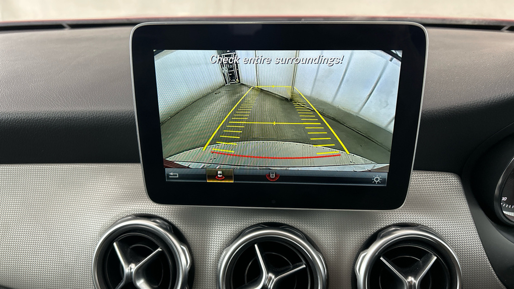 Mercedes-Benz GLA Class Gla 200 Sport Executive White #15