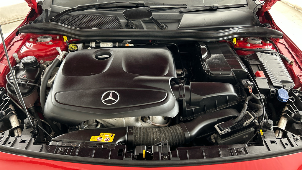 Mercedes-Benz GLA Class Gla 200 Sport Executive White #20