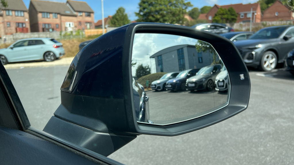 Audi Q5 50 Tfsi E Quattro Edition 1 S Tronic Cs Grey #36
