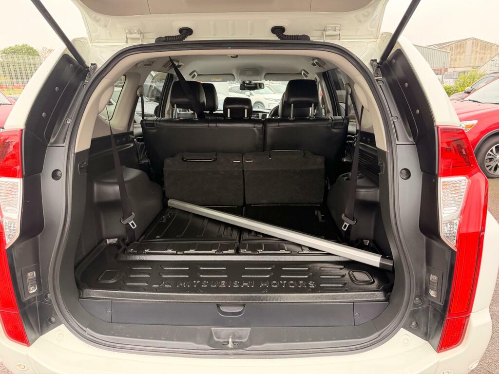 Mitsubishi Shogun Sport 2.4D 4 4Wd Euro 6 White #4
