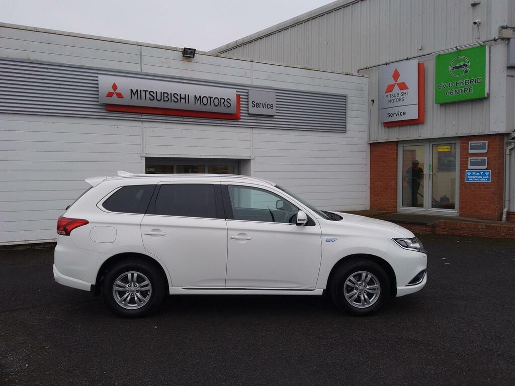 Mitsubishi Outlander 2.4H Twinmotor 13.8Kwh Verve Cvt 4Wd Euro 6 Ss White