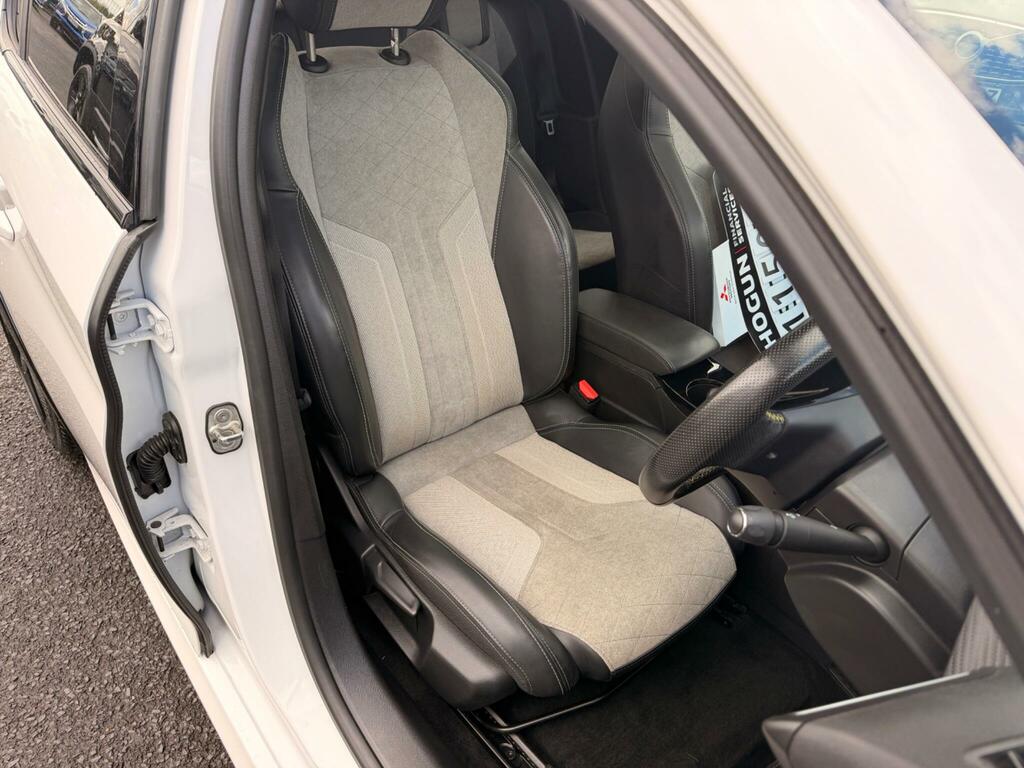 Peugeot e-208 208 Gt Premium Ev White #24