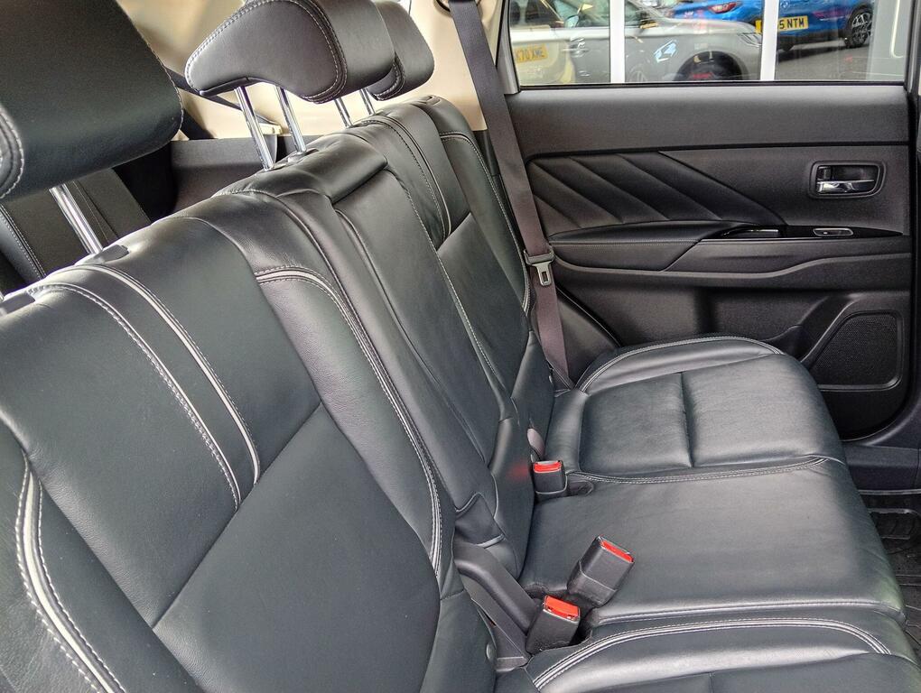 Mitsubishi Outlander 2.4 Phev Juro Black #12