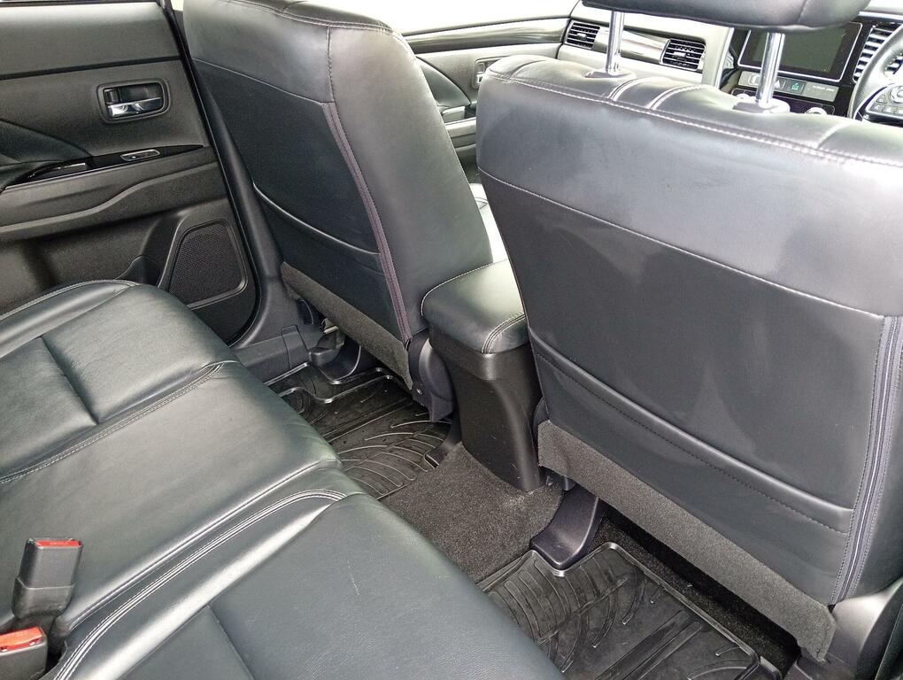 Mitsubishi Outlander 2.4 Phev Juro Black #13
